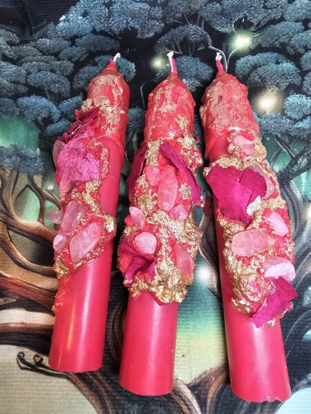 Mīlestības svece ar kalnu kristāliem un Rožu maģiju 