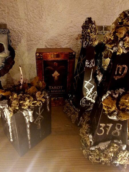 Svece - maģiskā koda sveces ļaunuma atgriešanai