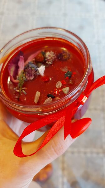 Rūnu svece attiecību uzlabošanai